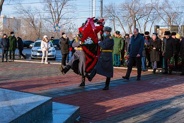 Слава защитникам Отечества!